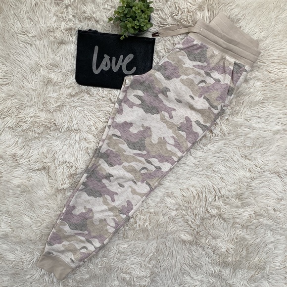 Old Navy Camo Joggers 💗 Oatmeal Gray & Plum - Picture 3 of 14